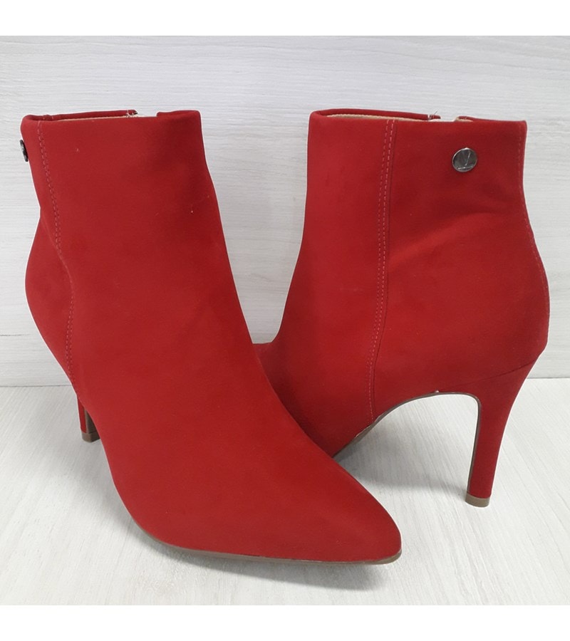 bota vermelha vizzano